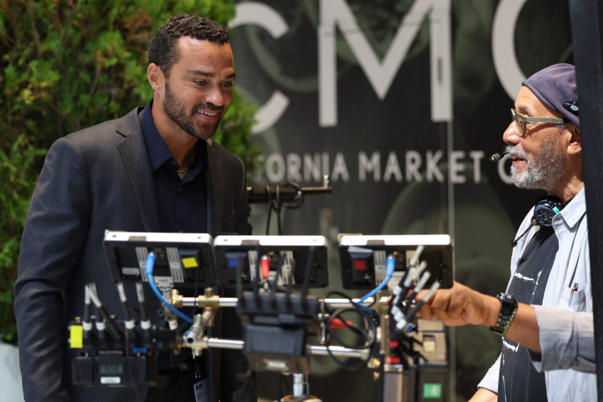 Behind the scenes - Grey's Anatomy Season 19 Episode 5: When I Get to the Border -JESSE WILLIAMS (DIRECTOR)