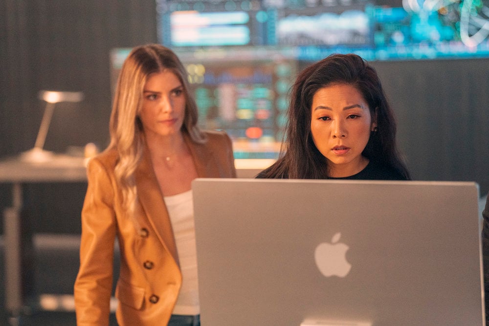 Quantum Leap - Season 1 Episode 4 - Caitlin Bassett and Nanrisa Lee