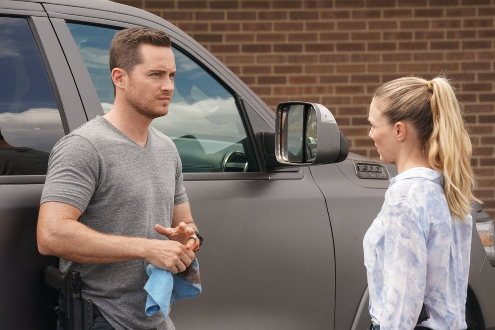Chicago P.D. - Season 10 Episode 3 - Jesse Lee Soffer and Tracy Spiridakos
