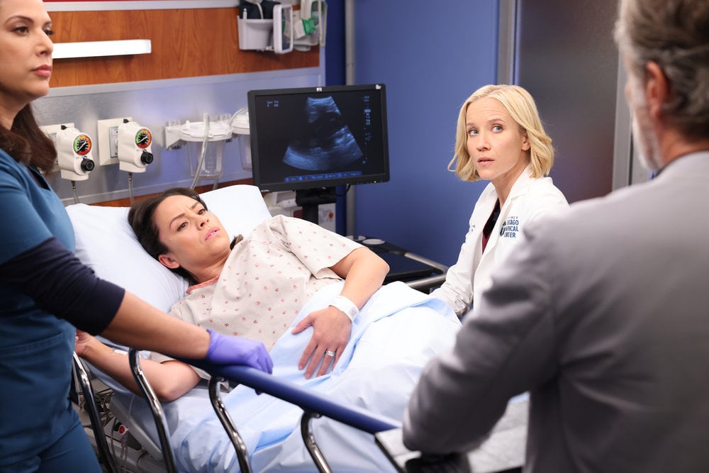 Chicago Med - Season 8 Episode 4 - The Apple Doesn't Fall Far From the Teacher