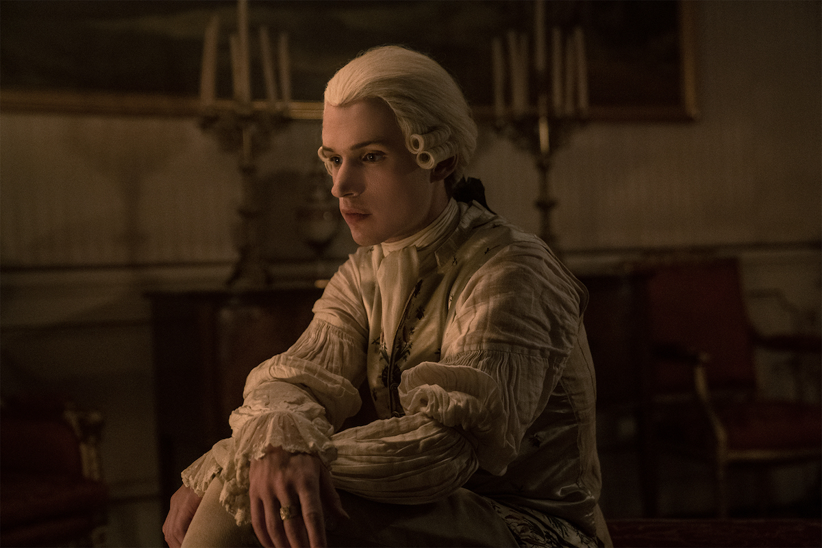 Dangerous Liaisons Season 1 2022 | Tell-Tale TV Dangerous Liaisons Episode 101_Love or War_Left to Right: Nicholas Denton ("Pascal Valmont") (Photo: Starz)