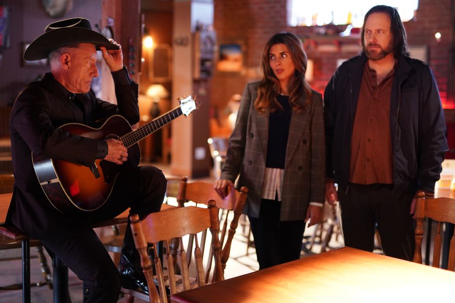BIG SKY: DEADLY TRAILS Season 3 Episode 7, “Come Get Me” LYLE LOVETT, JAMIE-LYNN SIGLER, RYAN O’NAN