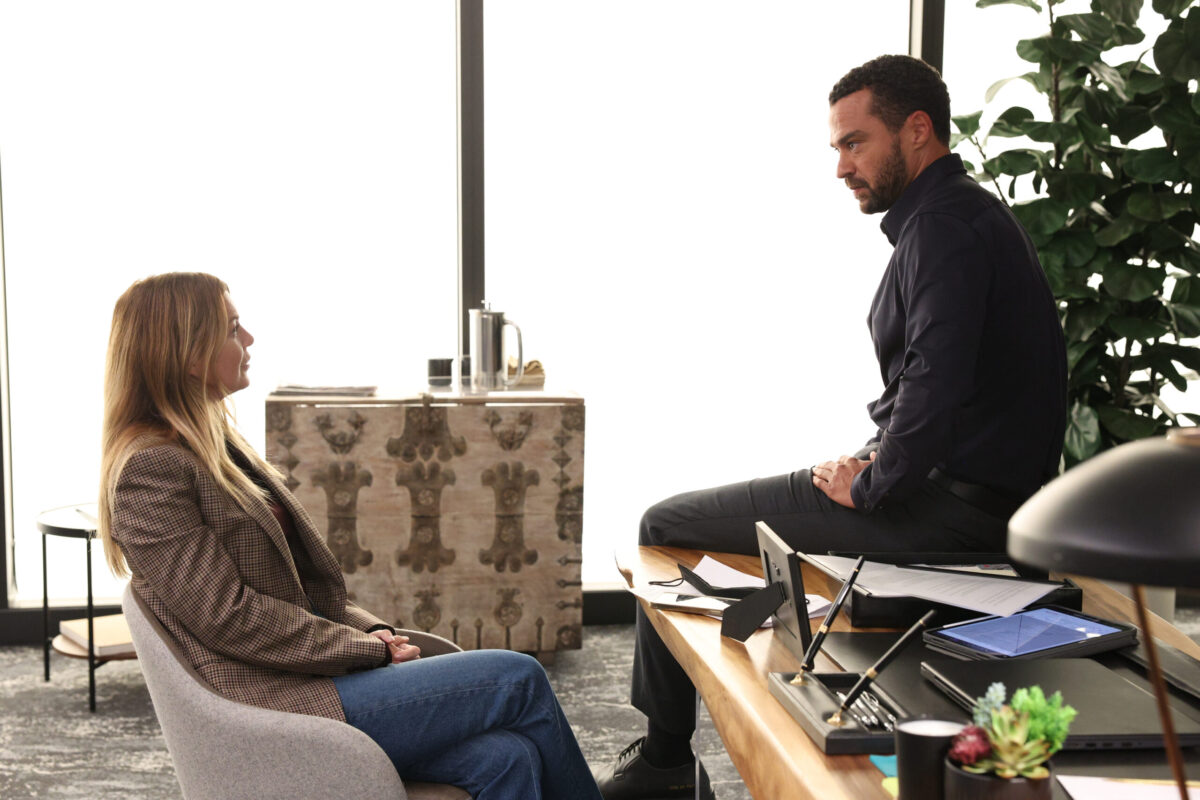 ELLEN POMPEO, JESSE WILLIAMS Grey's Anatomy Season 19 Episode 5: When I Get to the Border | Tell-Tale TV ELLEN POMPEO, JESSE WILLIAMS Grey's Anatomy Season 19 Episode 5: When I Get to the Border