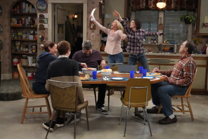 LAURIE METCALF, JAY R. FERGUSON, LECY GORANSON, SARA GILBERT, JOHN GOODMAN | Tell-Tale TV LAURIE METCALF, JAY R. FERGUSON, LECY GORANSON, SARA GILBERT, JOHN GOODMAN The Conners Season 5 Episode 8 Review: Of Missing Minds and Missing Fries