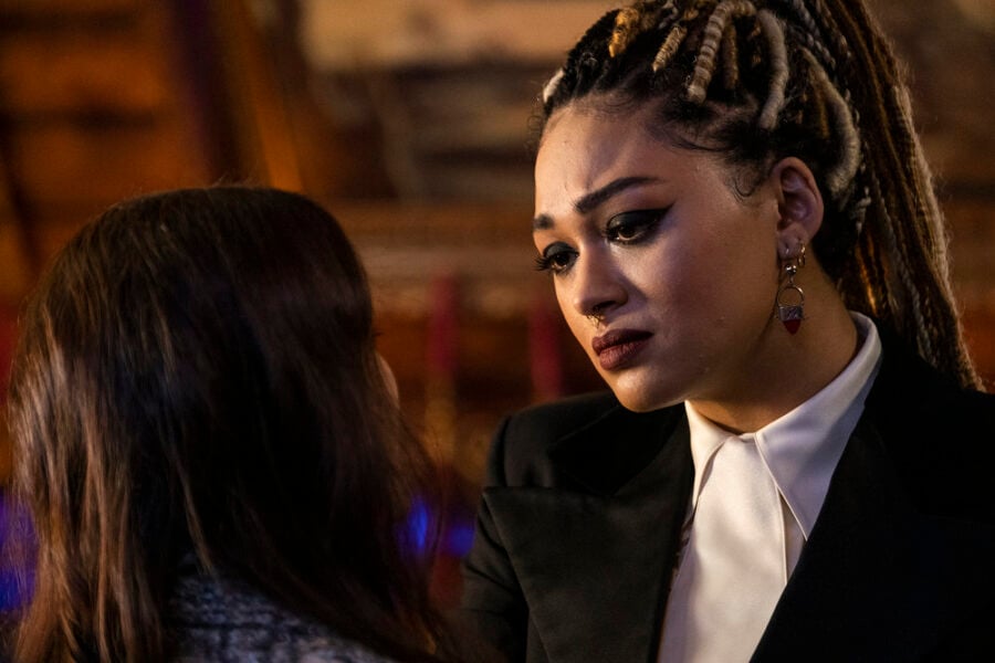 Reginald the Vampire - Season 1 Episode 9 - Savannah Basley