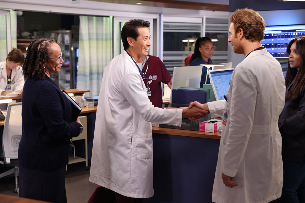 Chicago Med - Season 8 Episode 8 - Everyone's Fighting a Battle You Know Nothing About