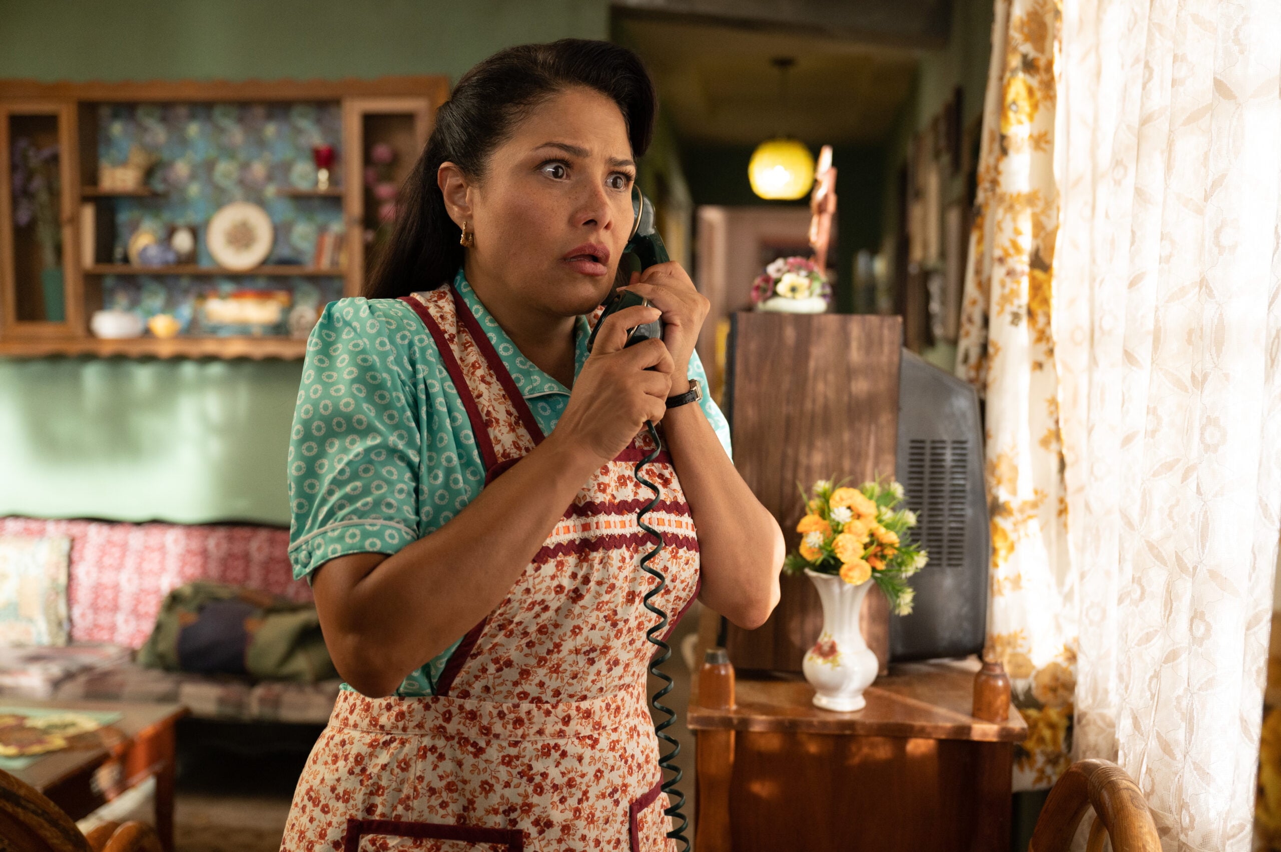 AcapulcoAcapulco Season 2 Episode 9