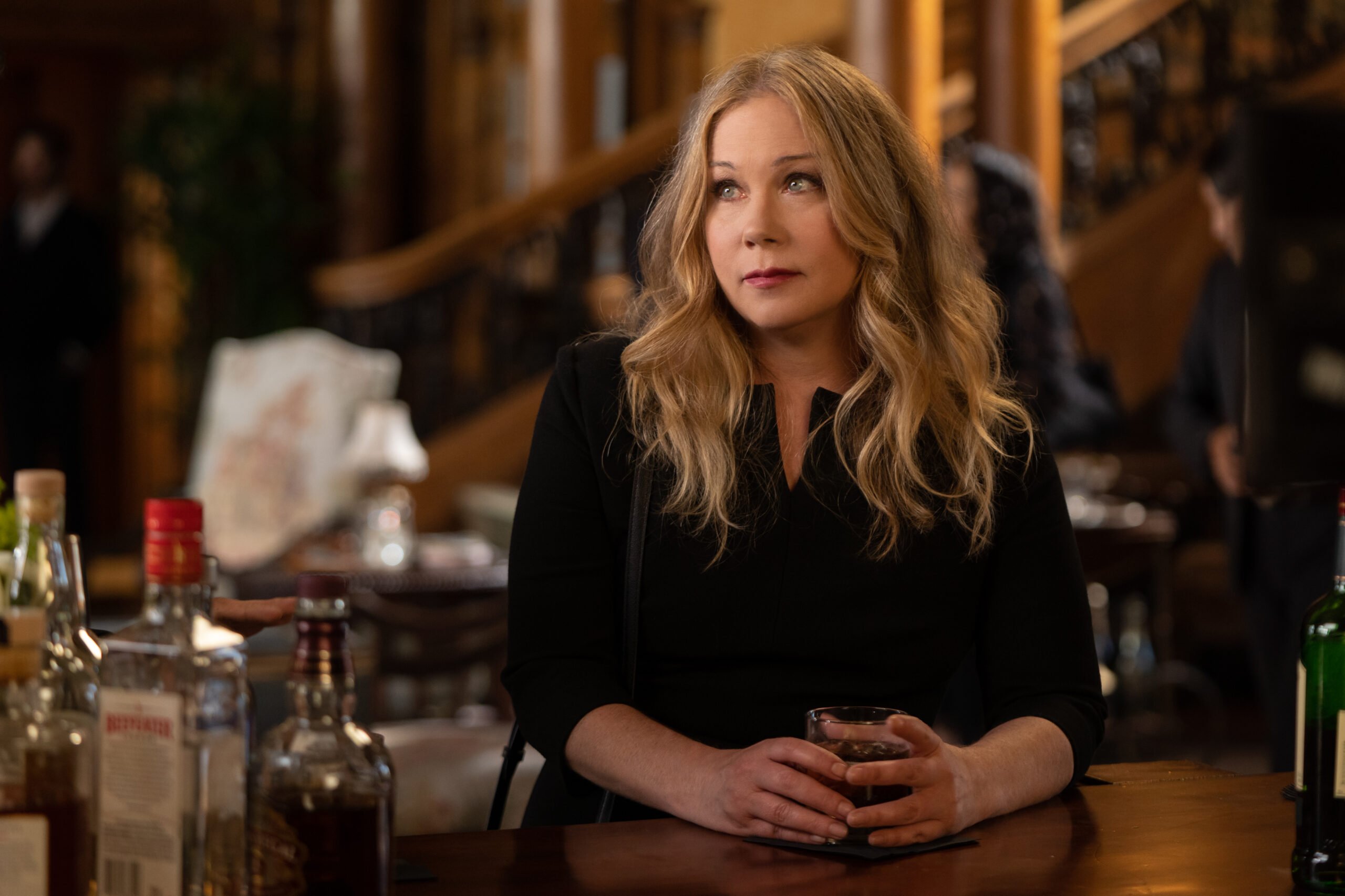Dead To Me Season 3 CHRISTINA APPLEGATE as JEN HARDING | Tell-Tale TV Dead To Me Season 3 CHRISTINA APPLEGATE as JEN HARDING