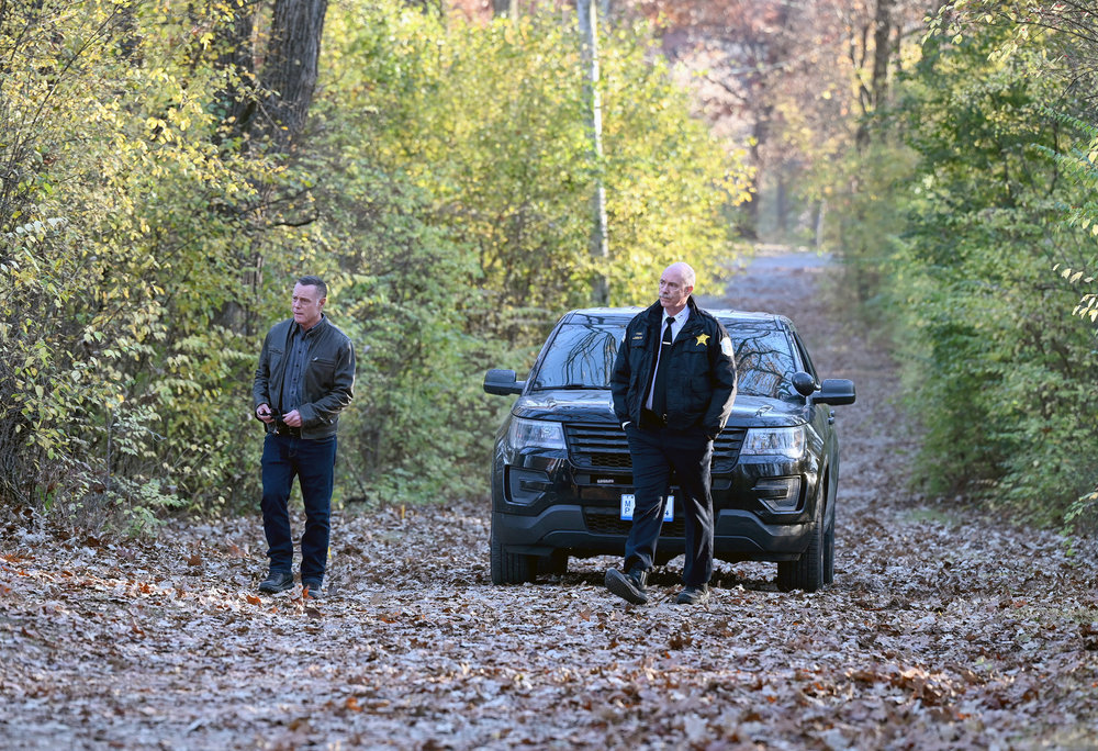 Chicago P.D. - Season 10 Episode 9 - Jason Beghe and Michael Gaston
