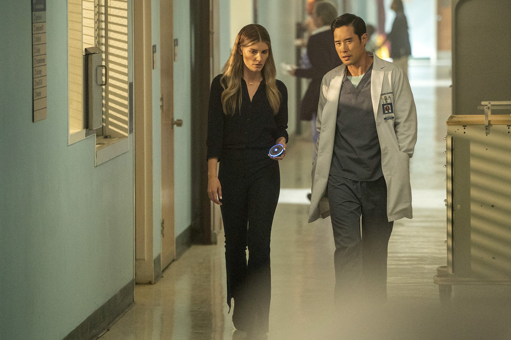 Quantum Leap - Season 1 Episode 10 Caitlin Bassett and Raymond Lee