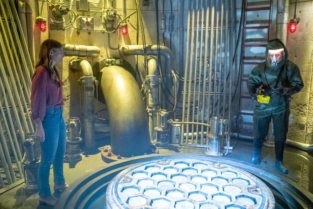 Quantum Leap - Season 1 Episode 11 - Caitlin Bassett and Raymond Lee