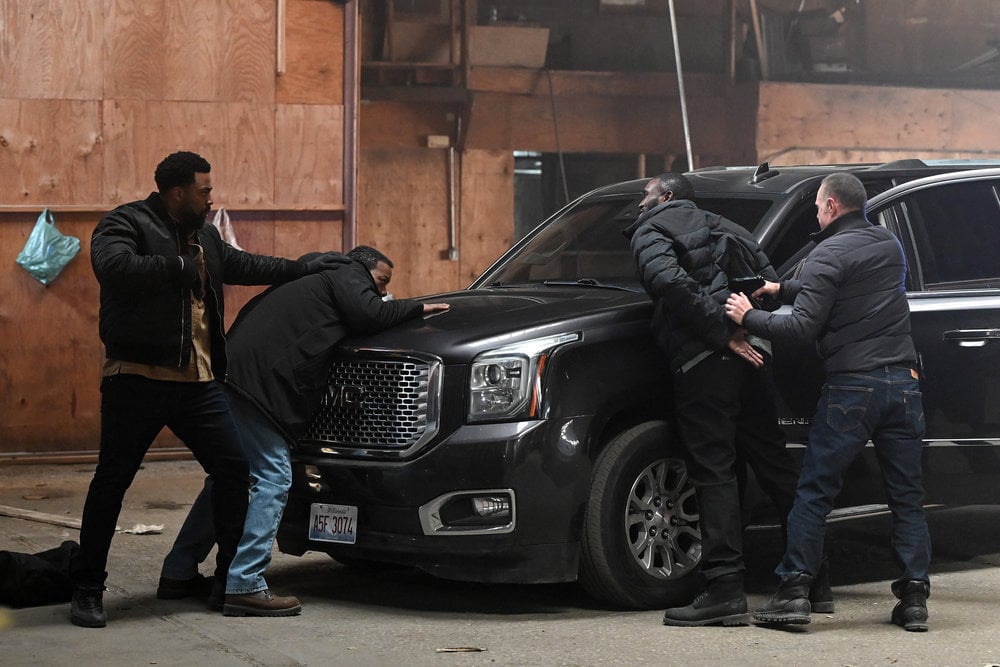 Chicago P.D. - Season 10 Episode 11 - Long Lost