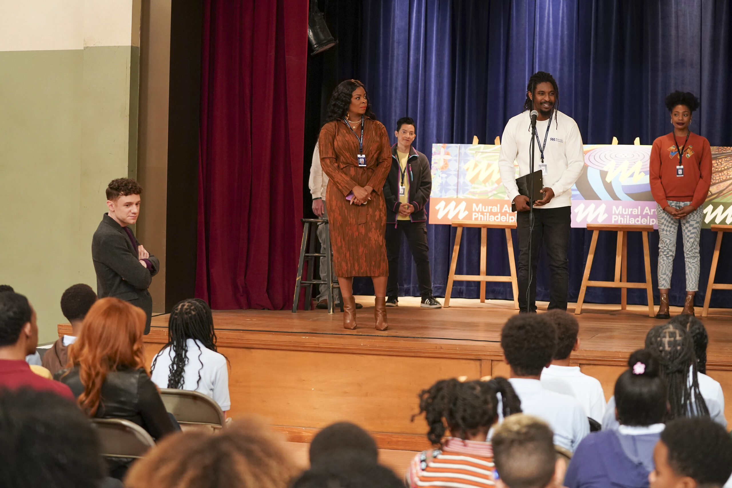 Abbott Elementary Season 2 Episode 17 - CHRIS PERFETTI, JANELLE JAMES, SHWAYZE | Tell-Tale TV Abbott Elementary Season 2 Episode 17 - CHRIS PERFETTI, JANELLE JAMES, SHWAYZE