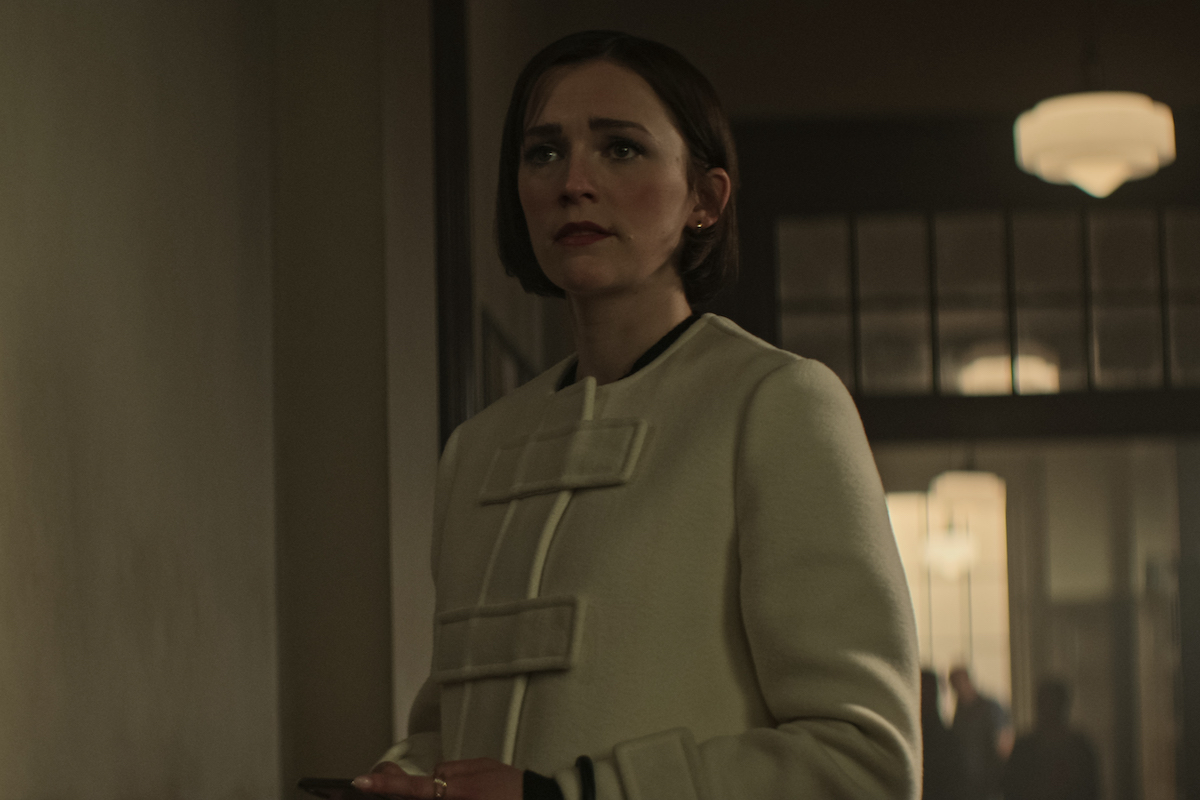 You Season 4 Episode 6 | Tell-Tale TV You_S4_E6_00_04_32_03_R