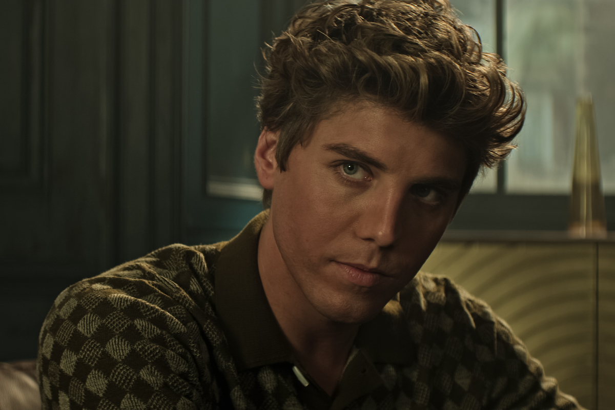 You Season 4 Episode 6 | Tell-Tale TV You_S4_E6_00_06_04_11_R