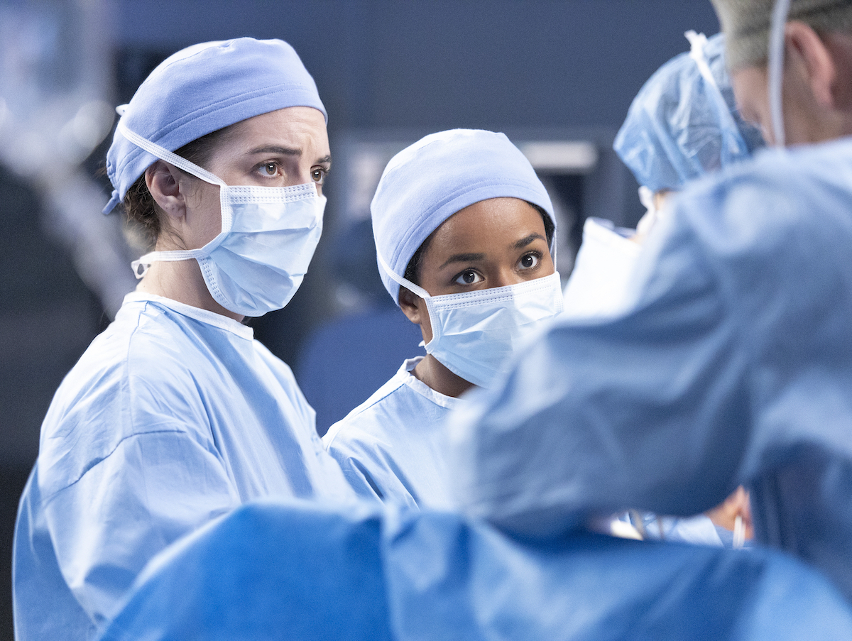 Grey's Anatomy Season 19 Episode 11 - ADELAIDE KANE, ALEXIS FLOYD | Tell-Tale TV Grey's Anatomy Season 19 Episode 11 - ADELAIDE KANE, ALEXIS FLOYD