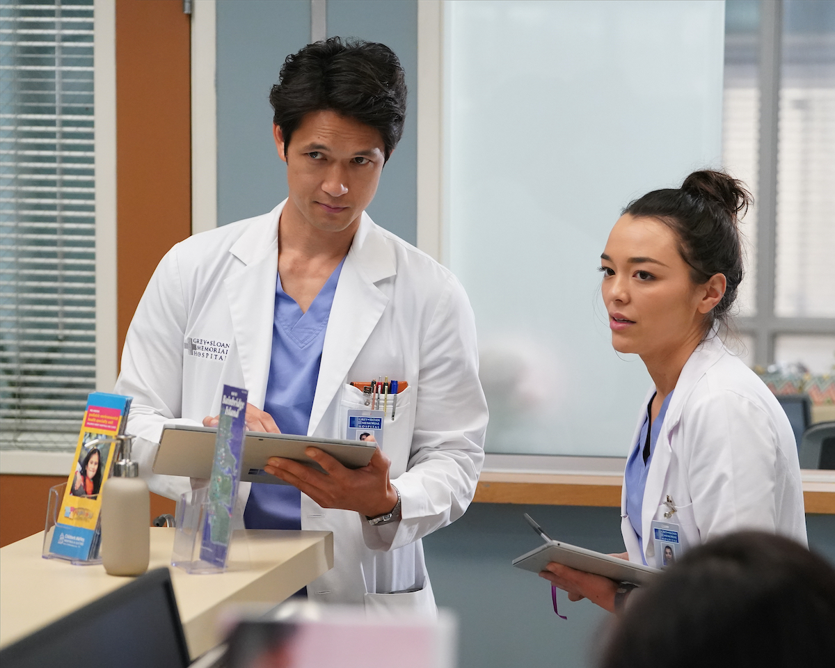 HARRY SHUM JR., MIDORI FRANCIS | Tell-Tale TV Grey's Anatomy Season 19 Episode 11 - HARRY SHUM JR., MIDORI FRANCIS