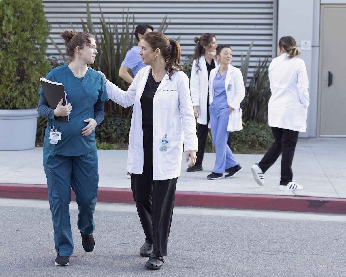 Grey's Anatomy Season 19 Episode 11 - JESS GABOR, KATE WALSH | Tell-Tale TV Grey's Anatomy Season 19 Episode 11 - JESS GABOR, KATE WALSH