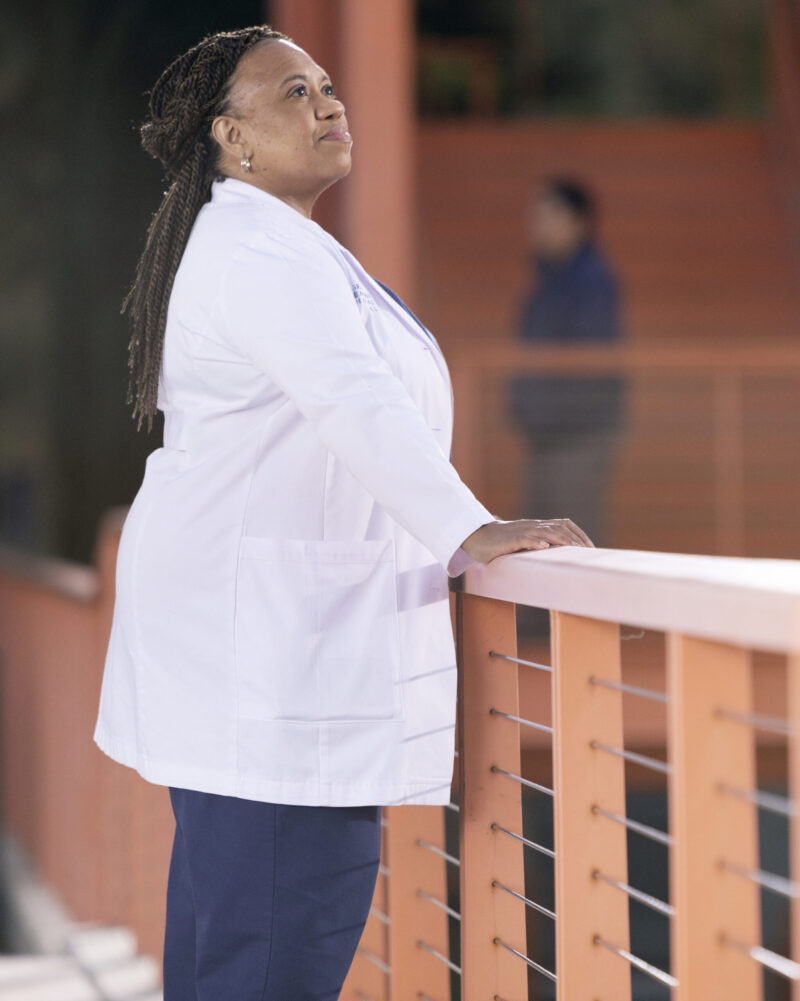 Grey's Anatomy Season 19 Episode 11 - CHANDRA WILSON | Tell-Tale TV Grey's Anatomy Season 19 Episode 11 - CHANDRA WILSON - hopeful Bailey