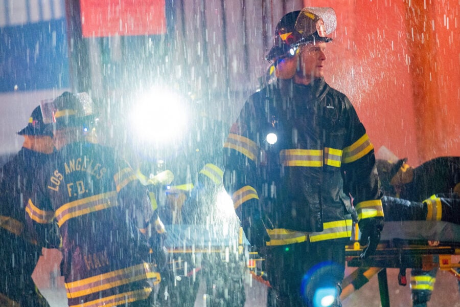 9-1-1 Season 6 Episode 10 - Peter Krause