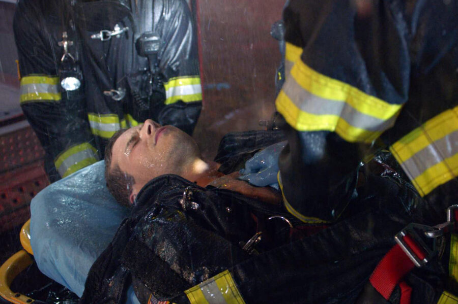 9-1-1: Oliver Stark in “In a Flash”