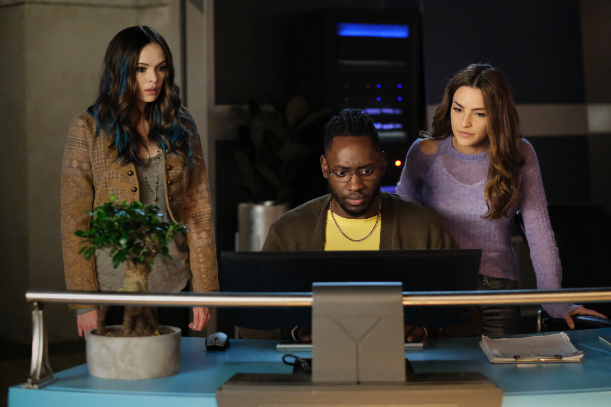 The Flash Season 9 Episode 4 The Mask of the Red Death, Part 1 | Tell-Tale TV The Flash Season 9 Episode 4 The Mask of the Red Death, Part 1