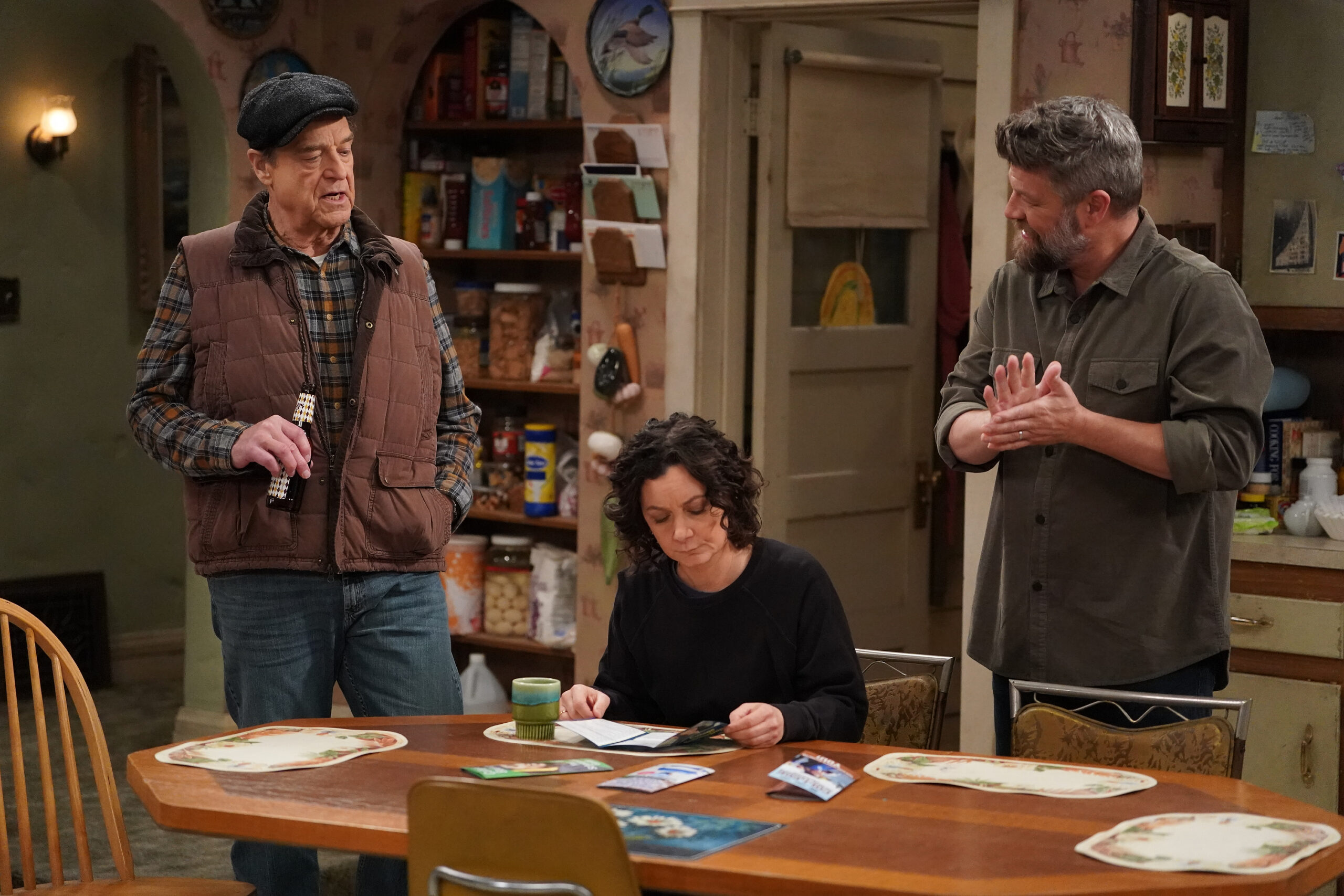 JOHN GOODMAN, SARA GILBERT, JAY R. FERGUSON | Tell-Tale TV JOHN GOODMAN, SARA GILBERT, JAY R. FERGUSON
