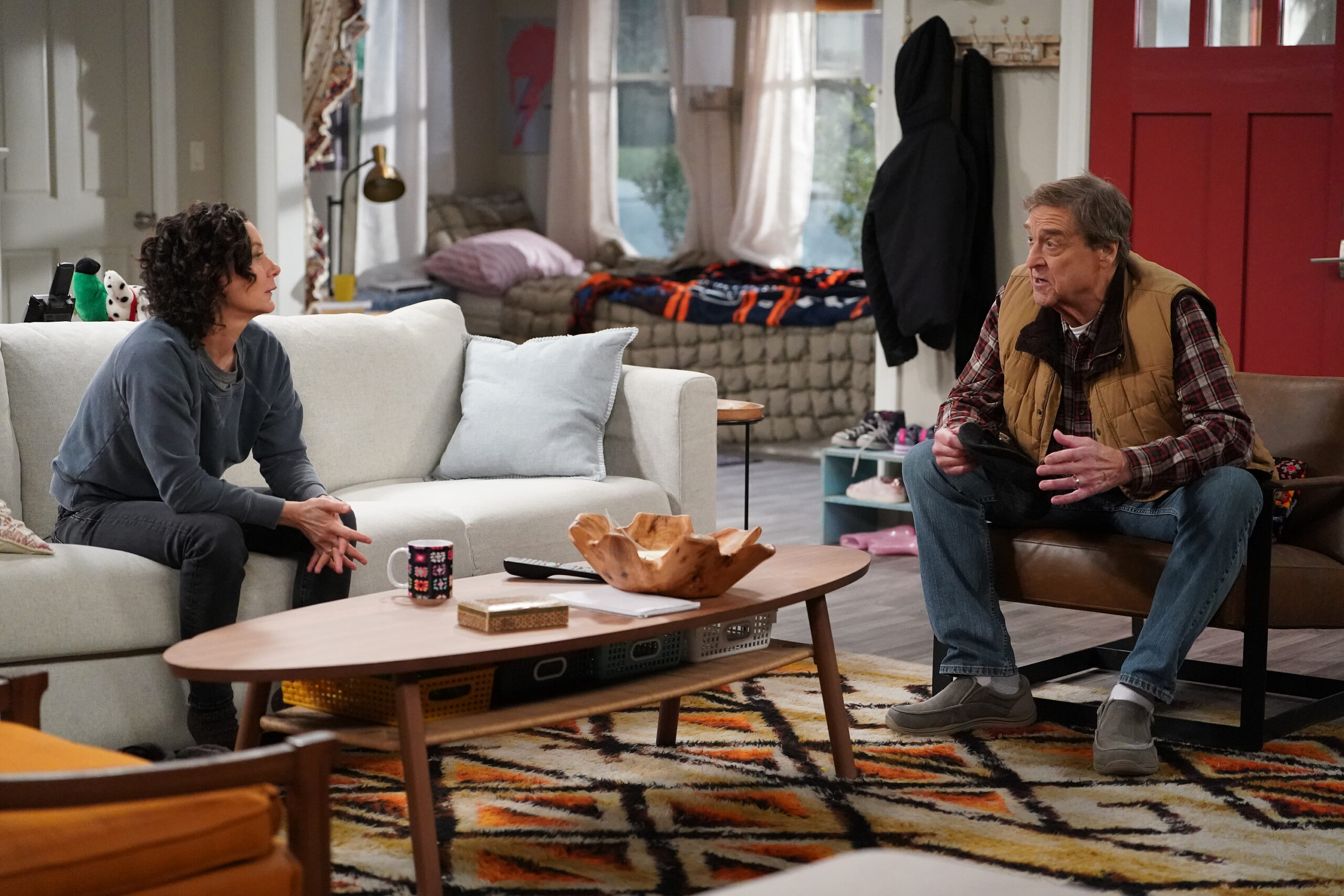 SARA GILBERT, JOHN GOODMAN | Tell-Tale TV SARA GILBERT, JOHN GOODMAN