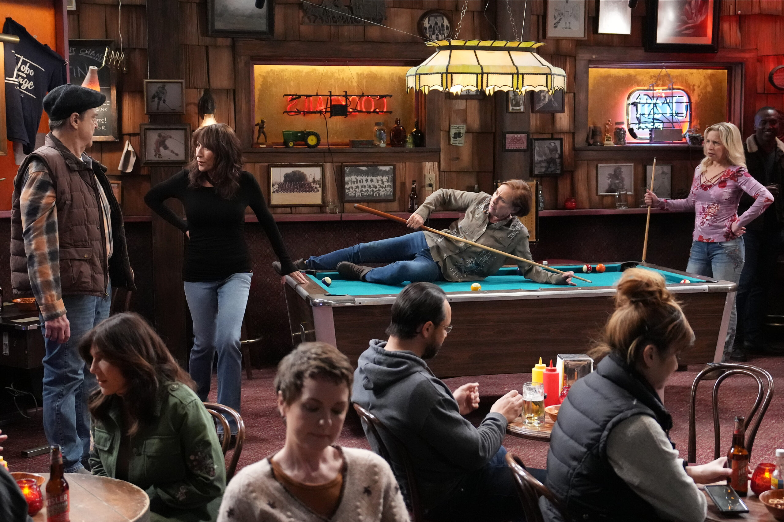 JOHN GOODMAN, KATEY SAGAL, LAURIE METCALF, LECY GORANSON