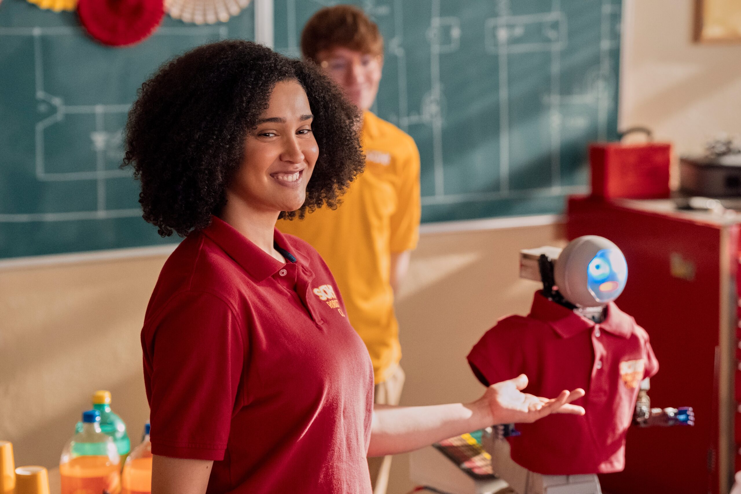 Never Have I Ever Season 4 Episode 1 - Lee Rodriguez