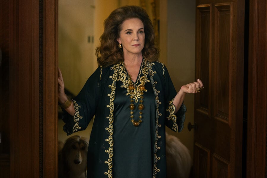 Minx Season 2 Episode 1 - ELIZABETH PERKINS