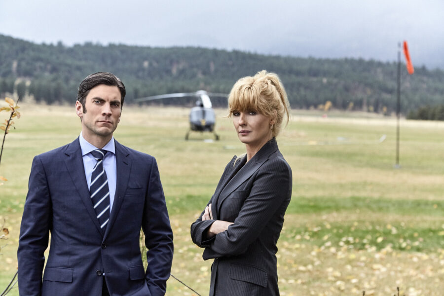 YELLOWSTONE Wes Bentley as Jamie Dutton and Kelly Reilly as Beth Dutton | Tell-Tale TV YELLOWSTONE Wes Bentley as Jamie Dutton and Kelly Reilly as Beth Dutton