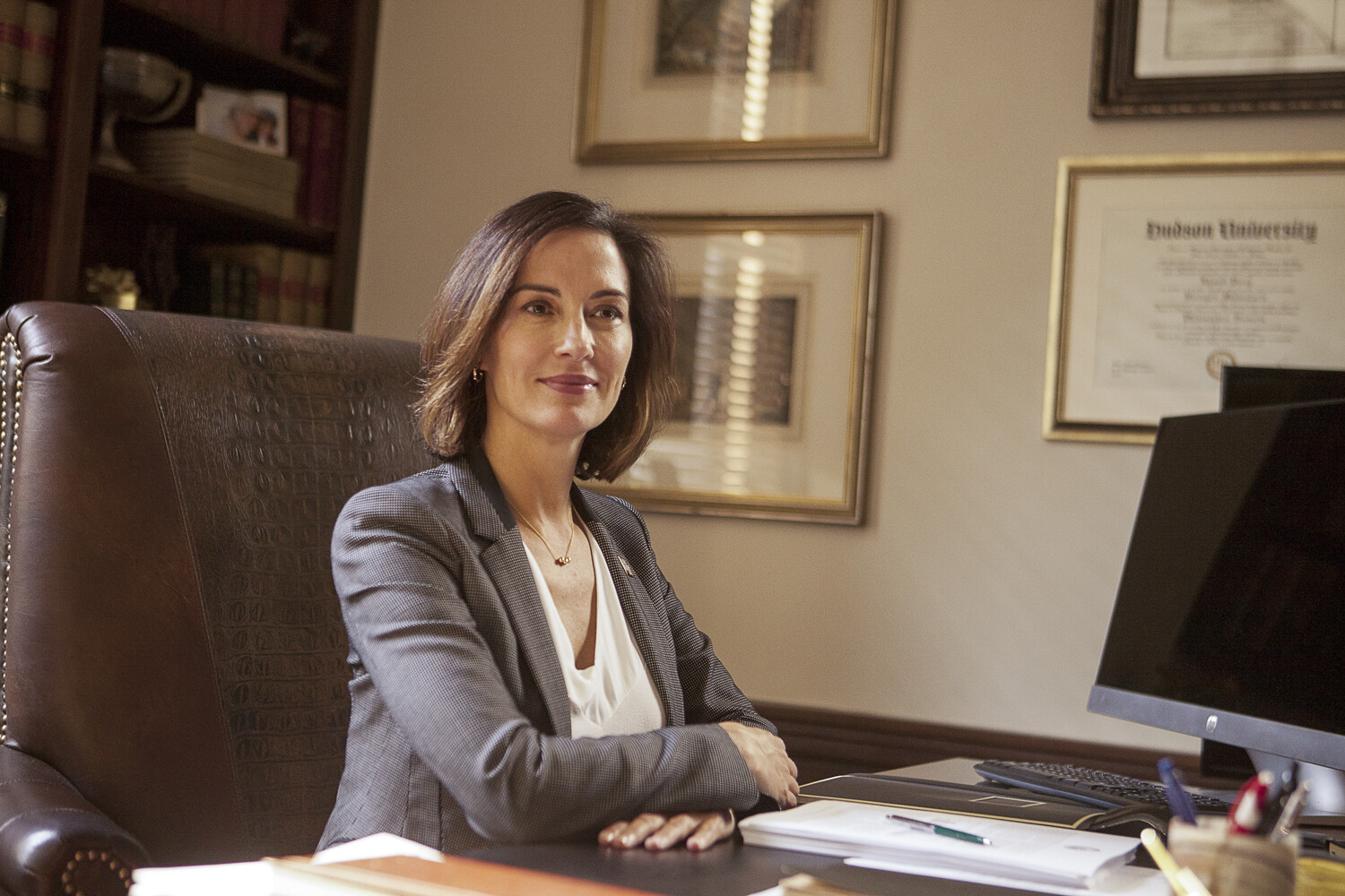 Yellowstone Season 1 Episode 2, Kill the Messenger | Tell-Tale TV Yellowstone Season 1 Episode 2, Kill the Messenger