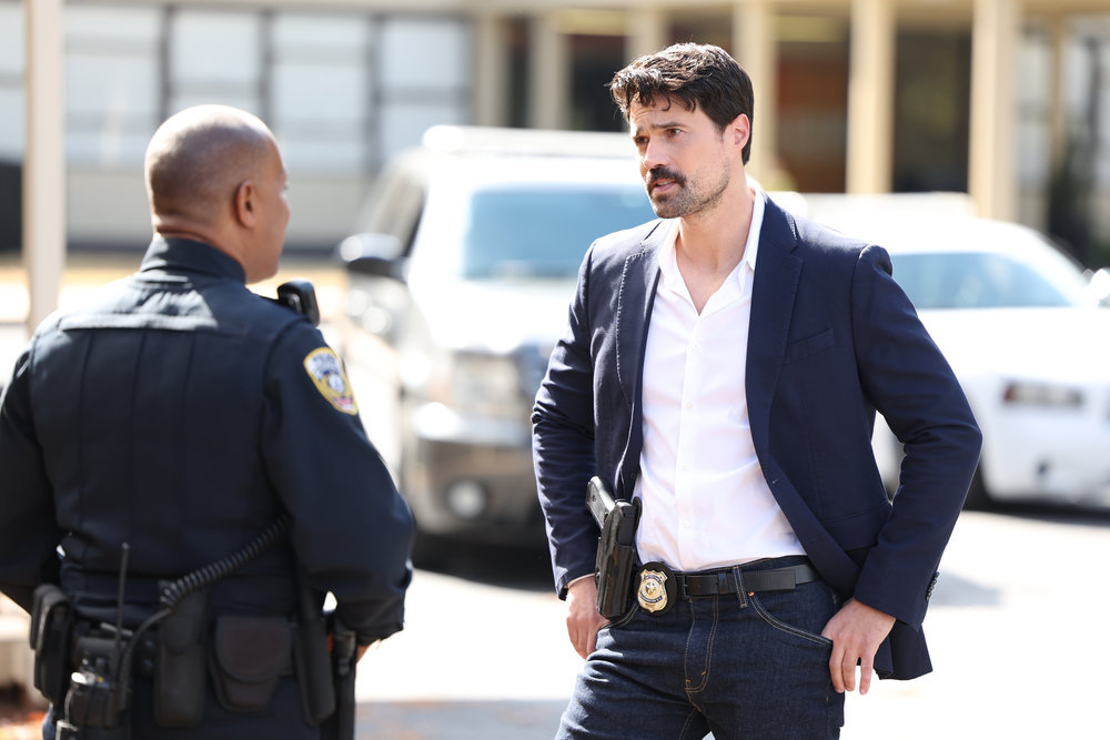 Still from Found Season 1 Episode 3 of Brett Dalton as Detective Mark Trent.