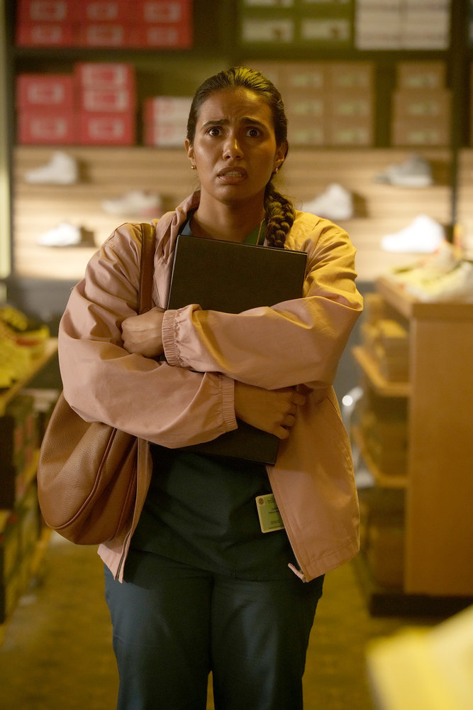 Still from Quantum Leap Season 2 Episode 5 of Analisa Velez as Luisa.