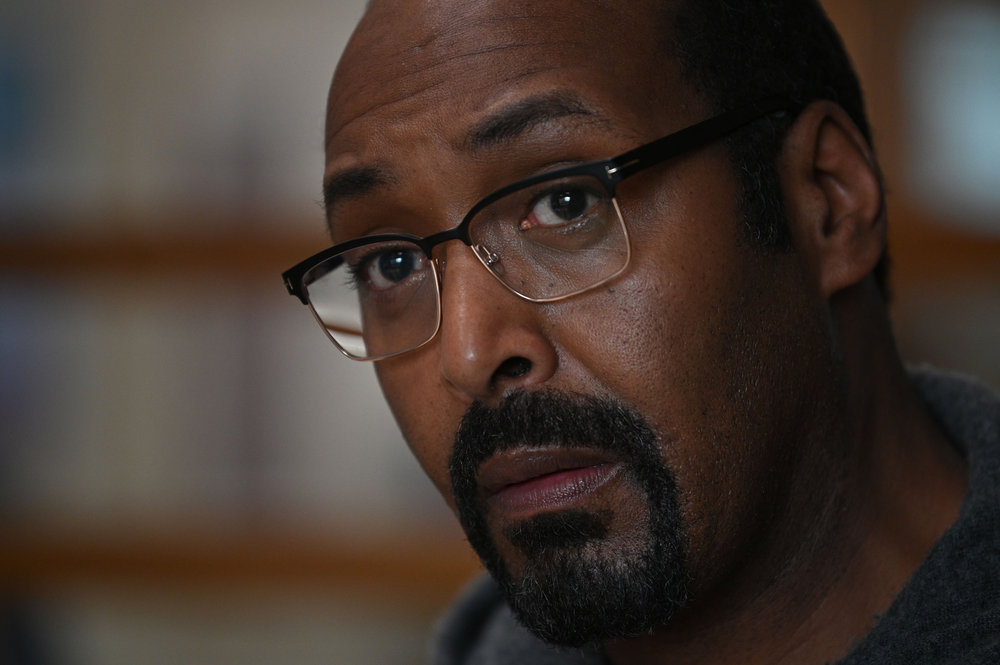 Still from The Irrational Season 1 Episode 4 of Jesse L. Martin as Alec Mercer.