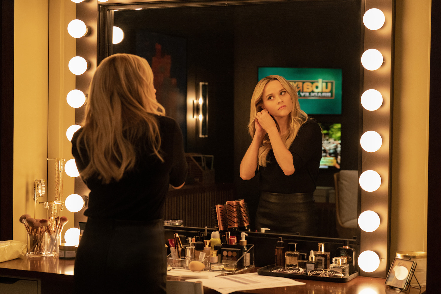 Reese Witherspoon in "The Morning Show" Season 3 Episode 6 | Tell-Tale TV Reese Witherspoon in "The Morning Show" Season 3 Episode 6