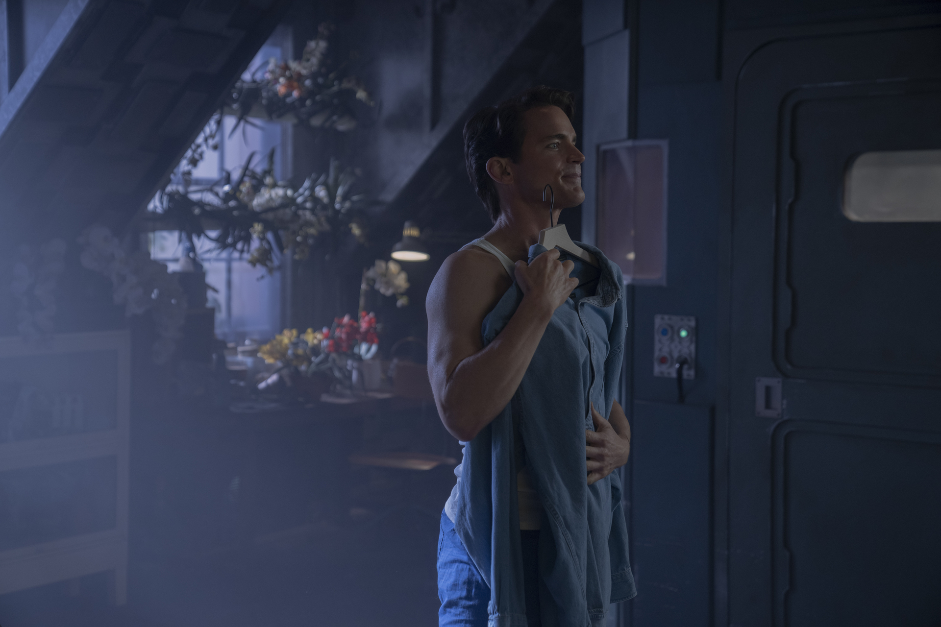 Doom Patrol Season 4 Episode 9 - Matt Bomer | Tell-Tale TV Still from Doom Patrol Season 4 Episode 9 of Matt Bomer.