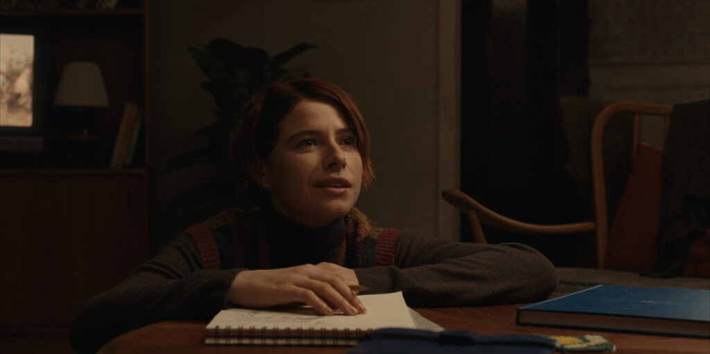 Fingernails_Photo_0108 | Tell-Tale TV Fingernails_Photo_0108