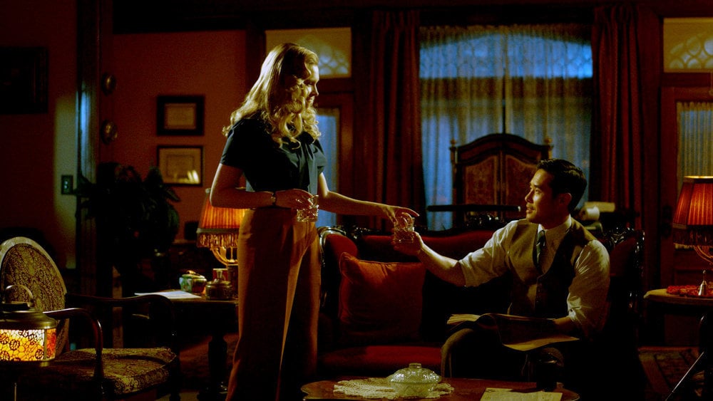 Still from Quantum Leap Season 1 Episode 6 of Eliza Taylor As Hannah Carson, Raymond Lee as Dr. Ben Song pictured from left to right.