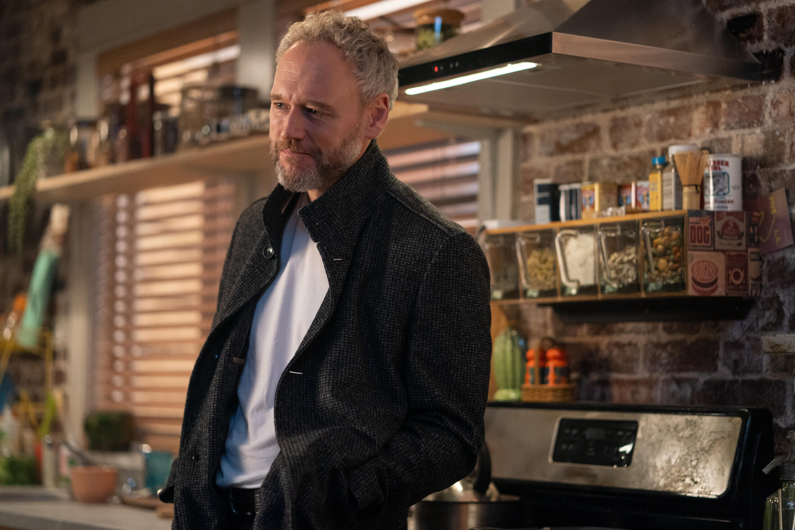 Black Cake Season 1 Episode 4 -- Elliot Cowan | Tell-Tale TV Still from Black Cake Season 1 Episode 4 of Elliot Cowan as Steve.