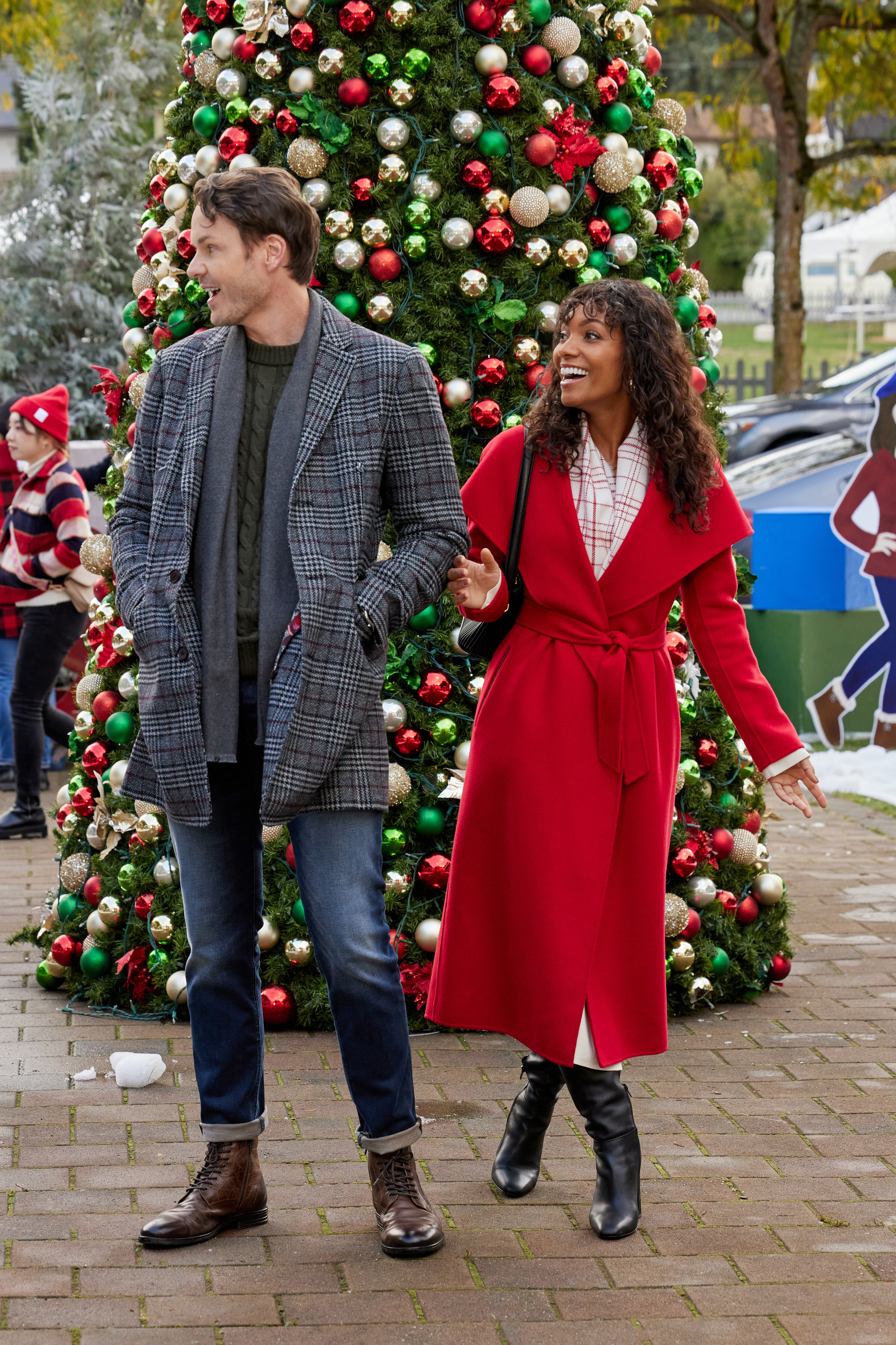 Magic in Mistletoe | Tell-Tale TV Magic in Mistletoe starring Lyndie Greenwood and Paul Campbell