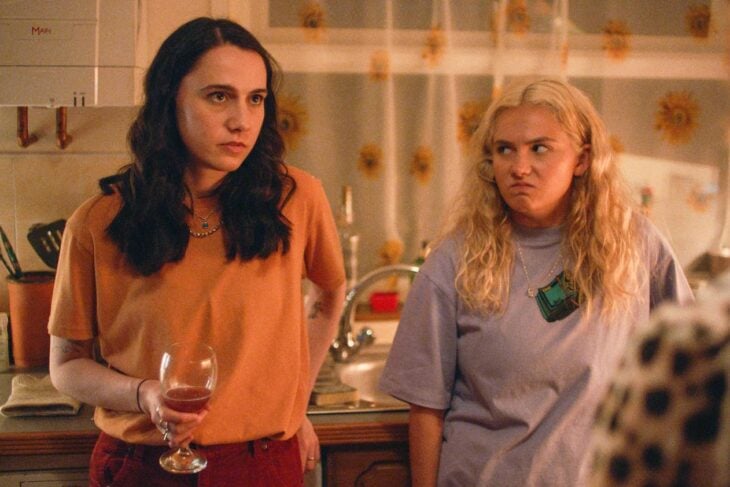 Such Brave Girls Season 1 Episode 2 Such Brave Girls Season 1 Episodes 1-3 Review: A “Family” Comedy Not For the Faint of Heart 