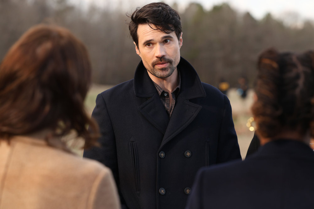 Still from Found Season 1 Episode 12 of Brett Dalton as Detective Mark Trent.