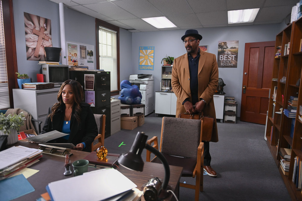 The Irrational - Season 1 Episode 8 - Maahra Hill and Jesse L. Martin | Tell-Tale TV Still from The Irrational Season 1 Episode 8 of Maahra Hill as Marisa and Jesse L. Martin as Alec Mercer pictured from left to right.