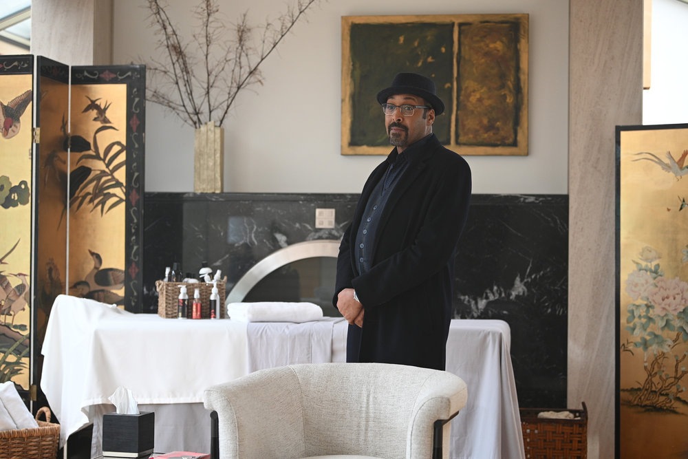 Still from The Irrational Season 1 Episode 9 of Jesse L. Martin as Alec Mercer.