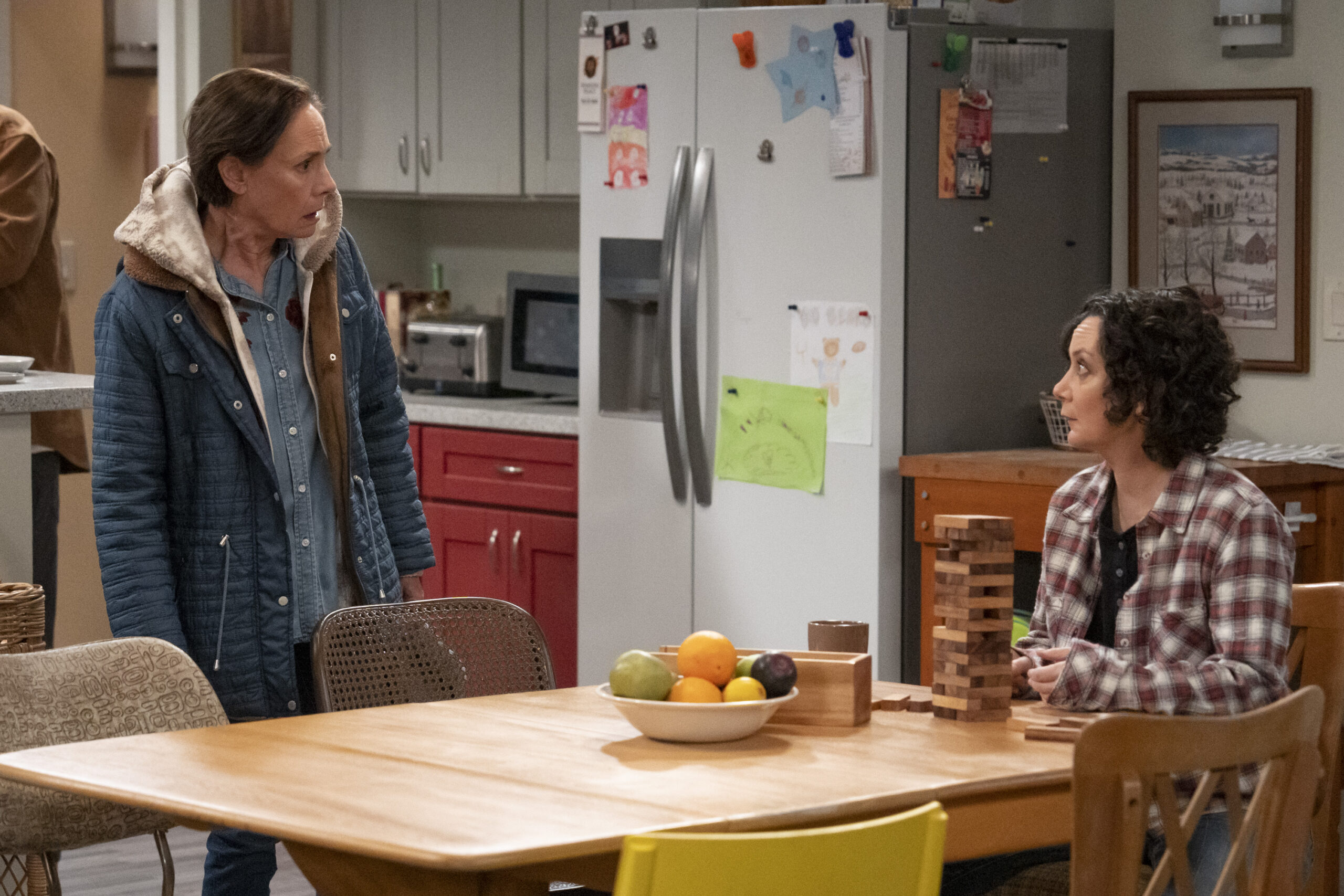 LAURIE METCALF, SARA GILBERT | Tell-Tale TV LAURIE METCALF, SARA GILBERT