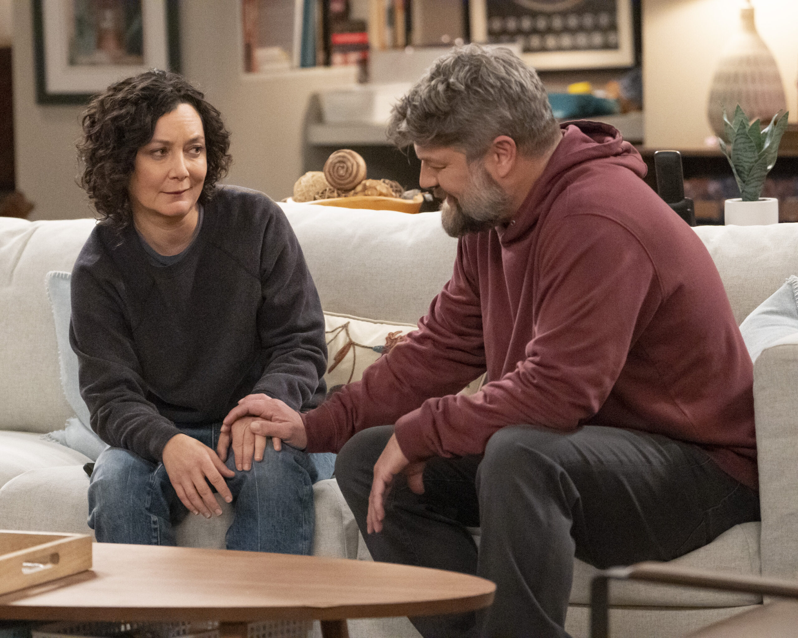 SARA GILBERT, JAY R. FERGUSON | Tell-Tale TV SARA GILBERT, JAY R. FERGUSON