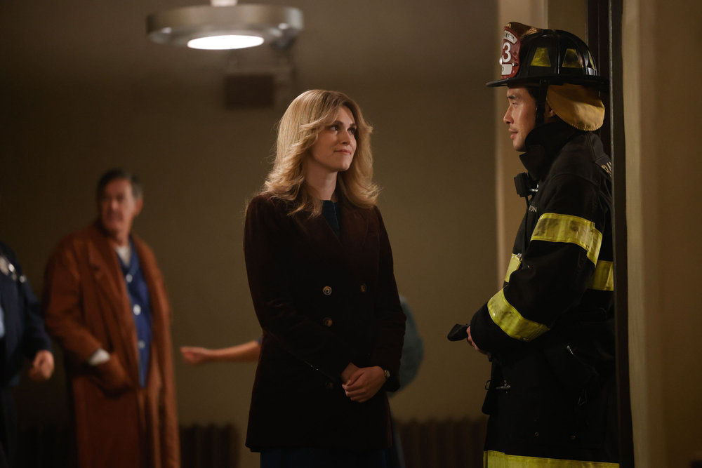 Still from Quantum Leap Season 2 Episode 12 of Eliza Taylor as Hannah Carson and Raymond Lee as Dr. Ben Song pictured from left to right.