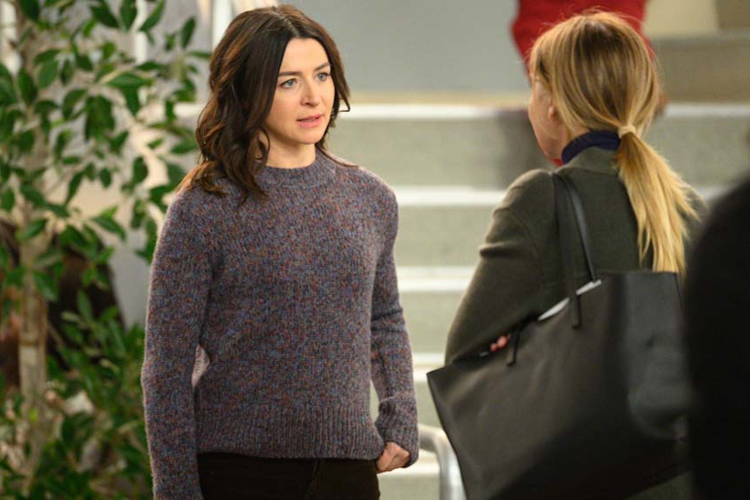 CATERINA SCORSONE GREY'S ANATOMY Season 20 Episode 1 - We've Only Just Begun | Tell-Tale TV CATERINA SCORSONE as Amelia, talking to Meredith